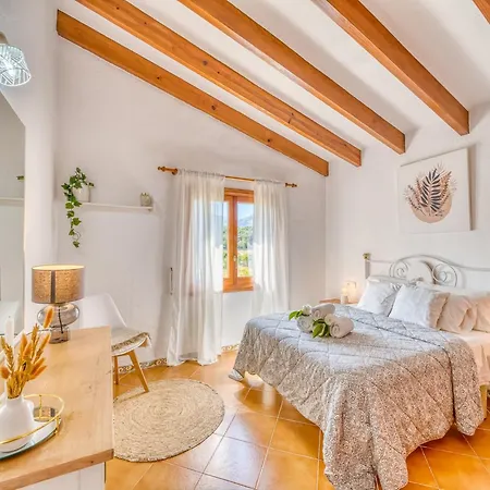 5 Bedroom Country House, Pollenca