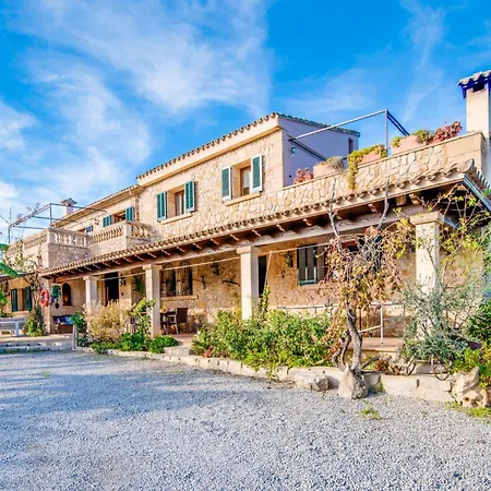 Holiday home 5 Bedroom Country House, Pollenca