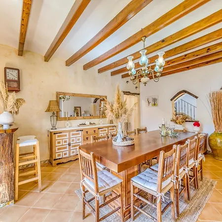 Holiday home 5 Bedroom Country House, Pollenca